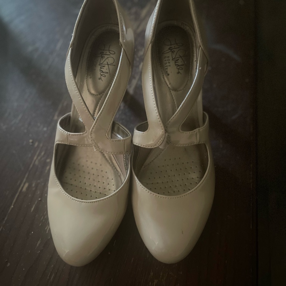 Women's Cream Heels